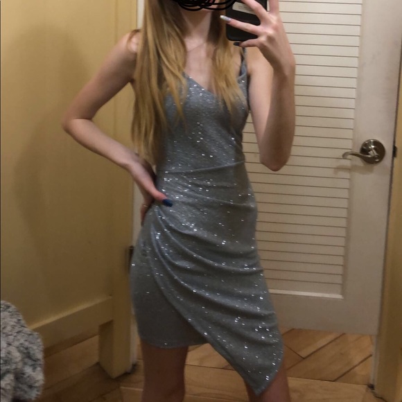 small dress - Picture 5 of 5